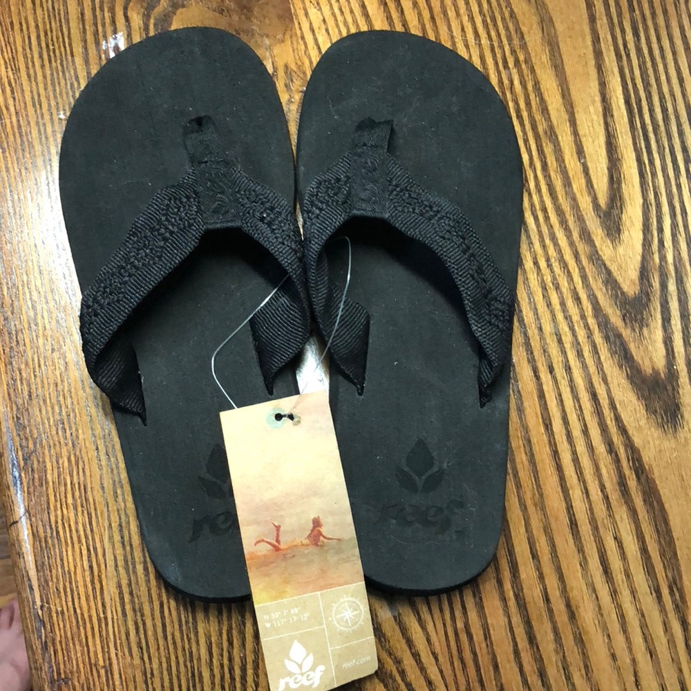 NWT Reef Sandy flip flops 7